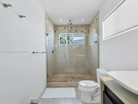 16473 NE 31st Avenue North Miami Beach FL 33160