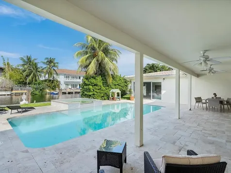16473 NE 31st Avenue North Miami Beach FL 33160