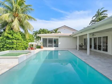 16473 NE 31st Avenue North Miami Beach FL 33160