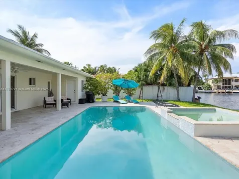 16473 NE 31st Avenue North Miami Beach FL 33160