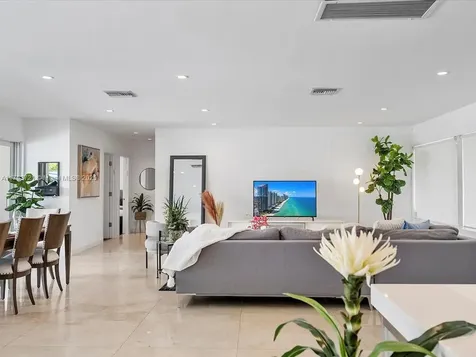 16473 NE 31st Avenue North Miami Beach FL 33160