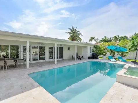 16473 NE 31st Avenue North Miami Beach FL 33160