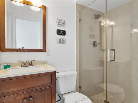 16473 NE 31st Avenue North Miami Beach FL 33160