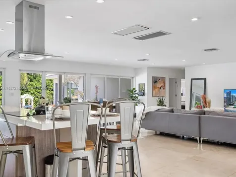 16473 NE 31st Avenue North Miami Beach FL 33160