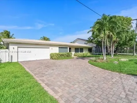16473 NE 31st Avenue North Miami Beach FL 33160