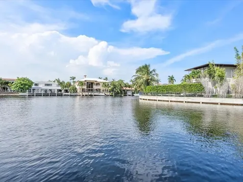 16473 NE 31st Avenue North Miami Beach FL 33160