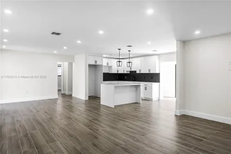 6590 NW 22nd Street Sunrise FL 33313