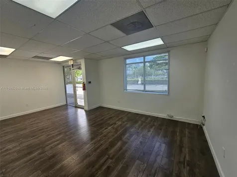 3221 NW 82 Avenue Doral FL 33122