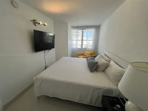 100 Lincoln Road Miami Beach FL 33139