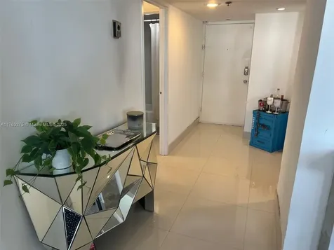 100 Lincoln Road Miami Beach FL 33139