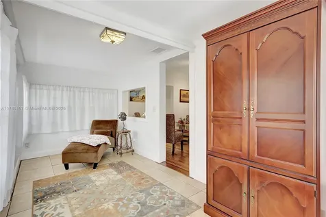 521 Wren Avenue Miami Springs FL 33166