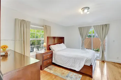 521 Wren Avenue Miami Springs FL 33166
