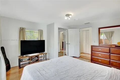 521 Wren Avenue Miami Springs FL 33166