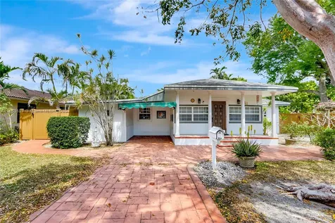 521 Wren Avenue Miami Springs FL 33166