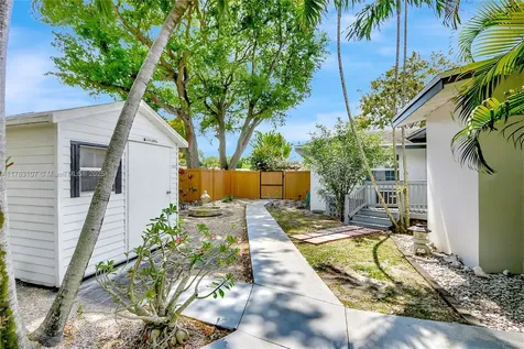 521 Wren Avenue Miami Springs FL 33166