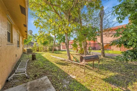 2855 NW 7th Street Fort Lauderdale FL 33311