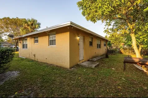 2855 NW 7th Street Fort Lauderdale FL 33311