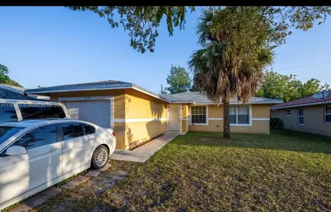 2855 NW 7th Street Fort Lauderdale FL 33311