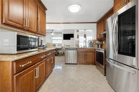3940 NW 34th Avenue Lauderdale Lakes FL 33309
