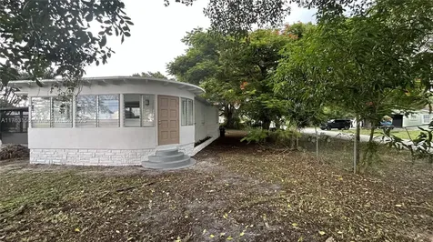 205 Seaman Avenue Opa-Locka FL 33054