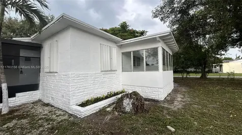 205 Seaman Avenue Opa-Locka FL 33054