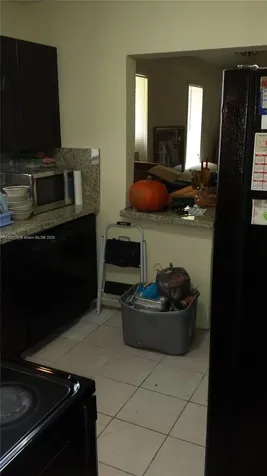 27 SW 7th Street Hallandale Beach FL 33009
