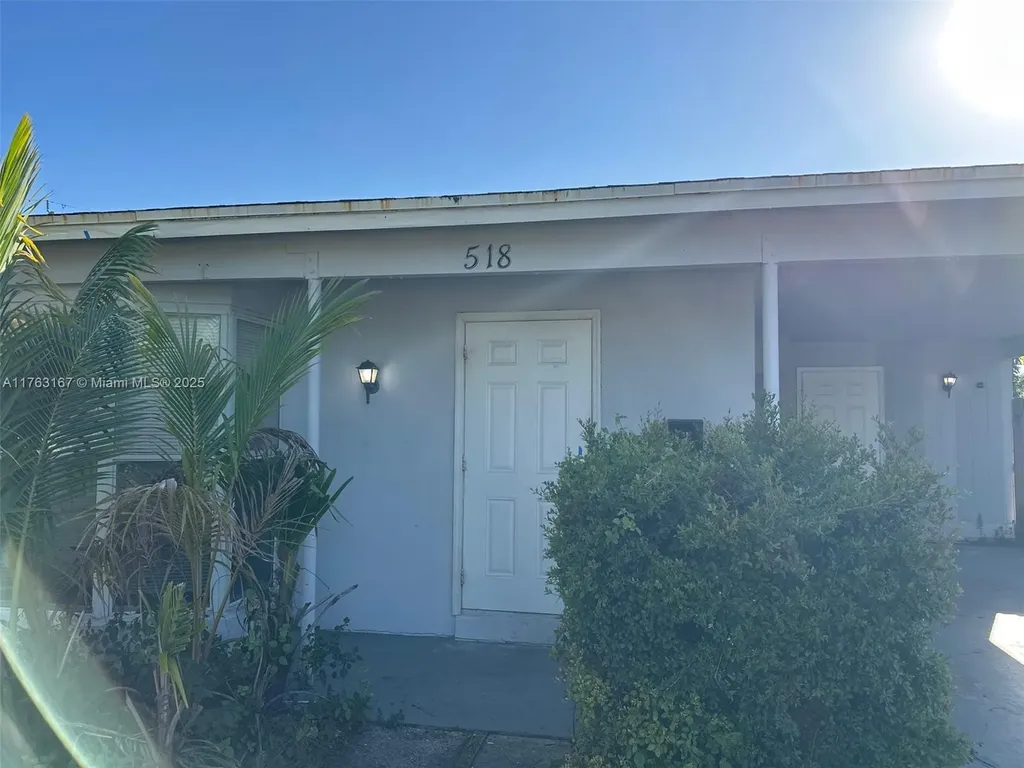 518 Crescent Drive Lake Park FL 33403