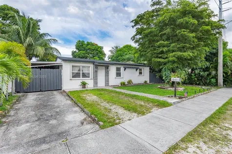 1541 N 72nd Avenue Hollywood FL 33024