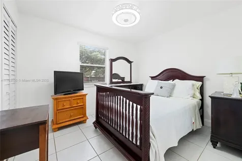 1541 N 72nd Avenue Hollywood FL 33024
