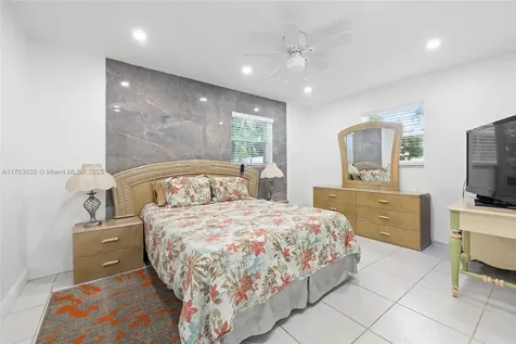1541 N 72nd Avenue Hollywood FL 33024