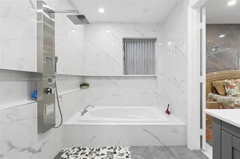 1541 N 72nd Avenue Hollywood FL 33024