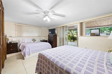 1541 N 72nd Avenue Hollywood FL 33024