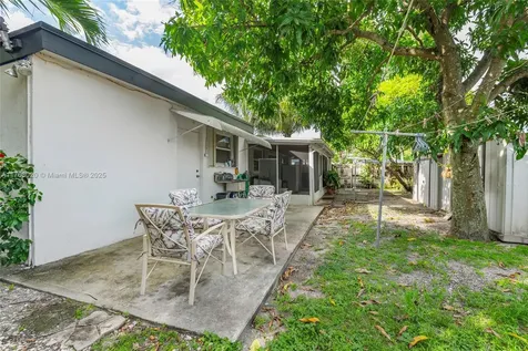 1541 N 72nd Avenue Hollywood FL 33024