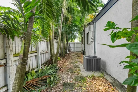 1541 N 72nd Avenue Hollywood FL 33024