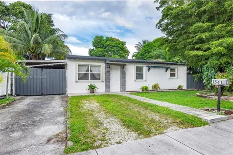 1541 N 72nd Avenue Hollywood FL 33024