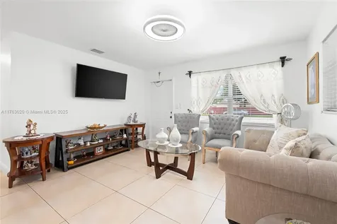 1541 N 72nd Avenue Hollywood FL 33024