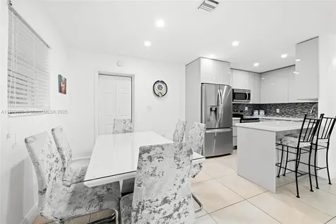 1541 N 72nd Avenue Hollywood FL 33024