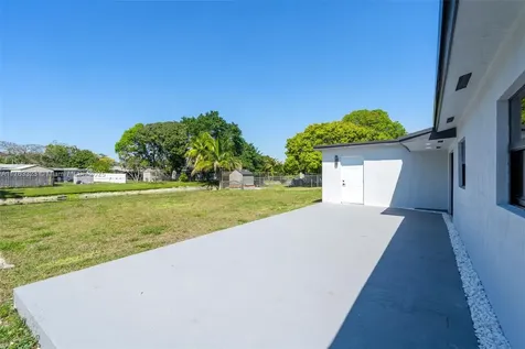 18710 NW 48th Place Miami Gardens FL 33055