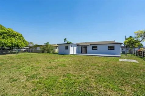18710 NW 48th Place Miami Gardens FL 33055