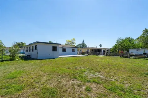 18710 NW 48th Place Miami Gardens FL 33055
