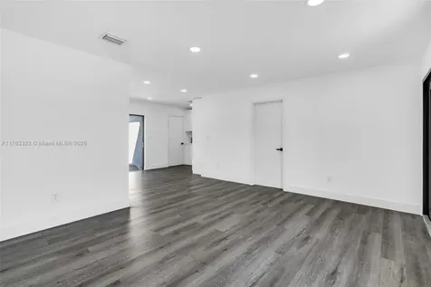 18710 NW 48th Place Miami Gardens FL 33055