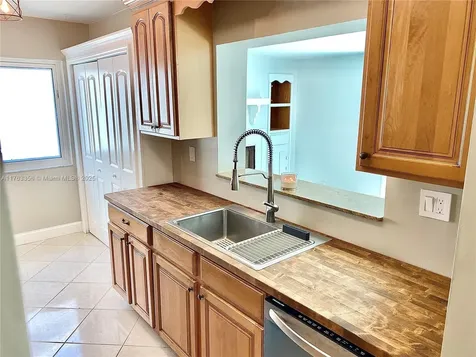 11000 NW 20th Court Sunrise FL 33322