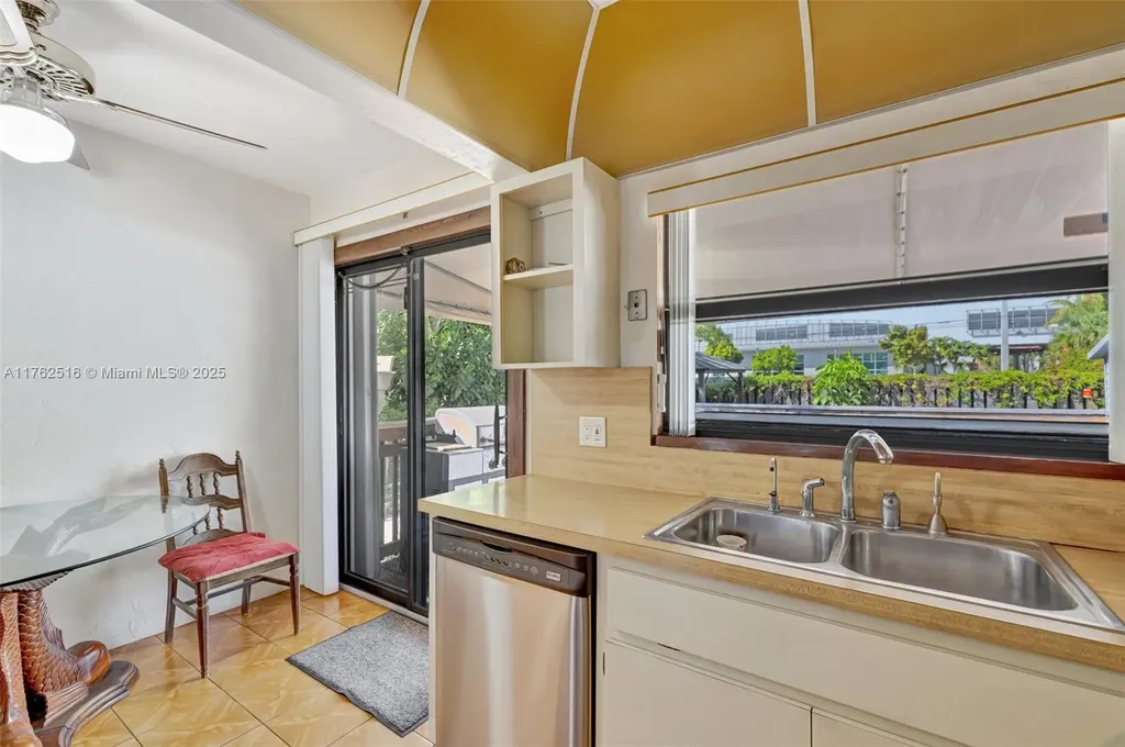 217 SE 10th Street Fort Lauderdale FL 33316