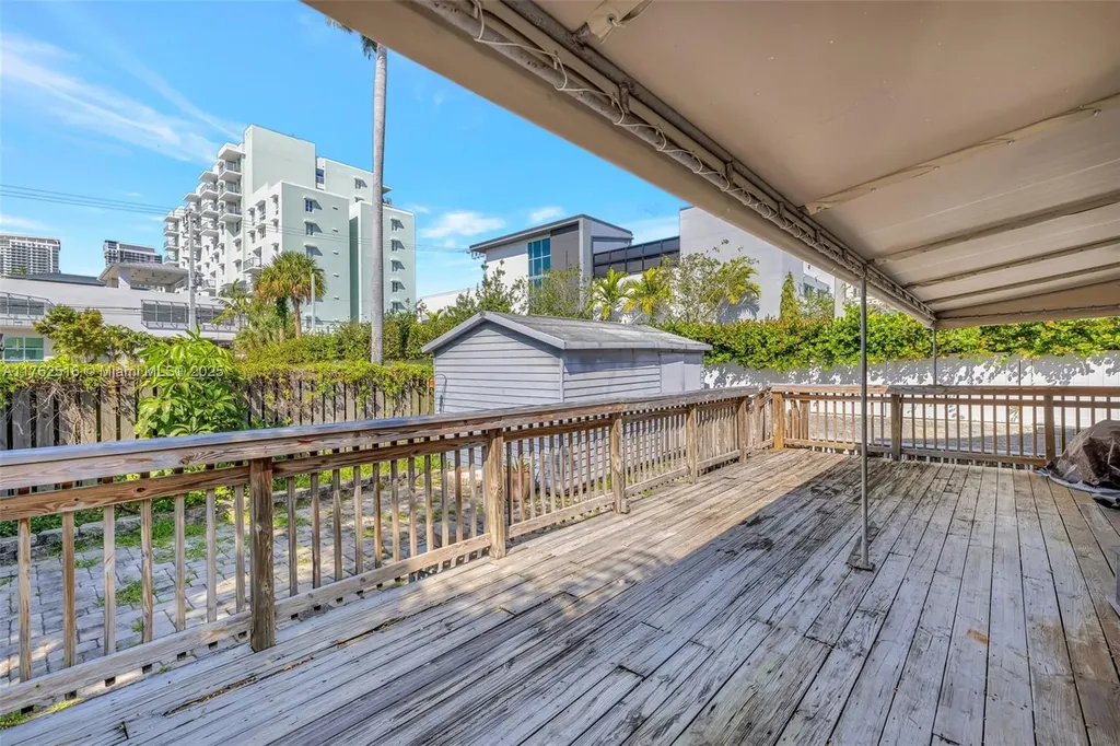 217 SE 10th Street Fort Lauderdale FL 33316