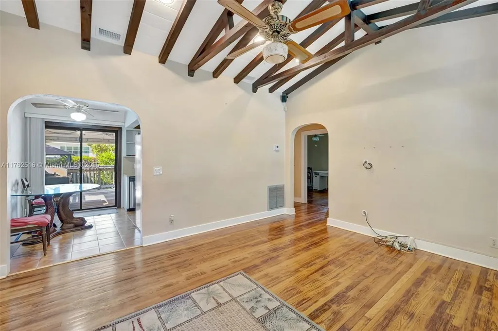 217 SE 10th Street Fort Lauderdale FL 33316