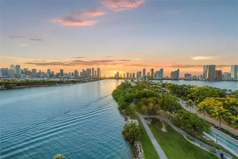 1000 Venetian Way Miami FL 33139