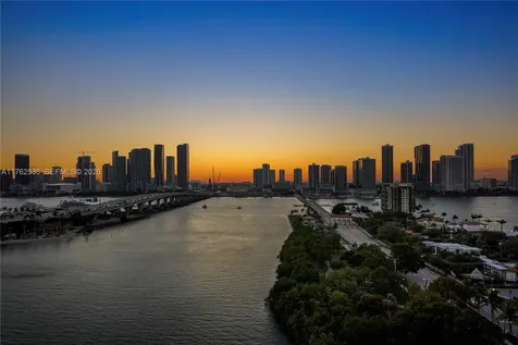 1000 Venetian Way Miami FL 33139