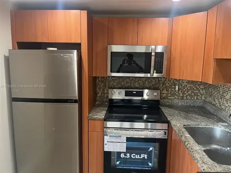 498 NW 165th Street Miami FL 33169