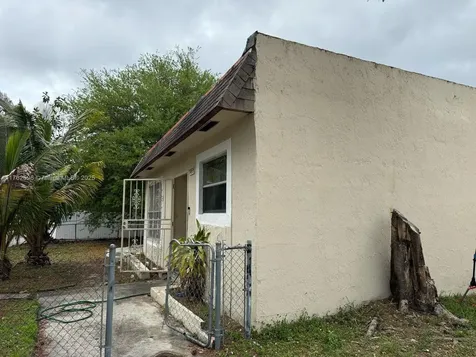 3859 NW 207th Street Road Miami Gardens FL 33055