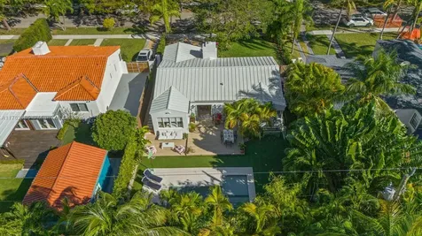 840 NE 72nd Terrace Miami FL 33138
